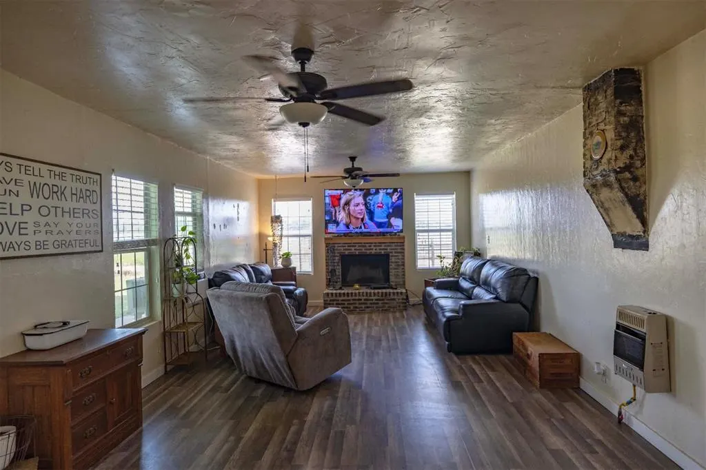 Photo 10 — 23070 County Road 3416, Byars, OK 74831