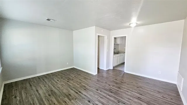 Photo 3 — 2132 Churchill Place, Oklahoma City, OK 73120