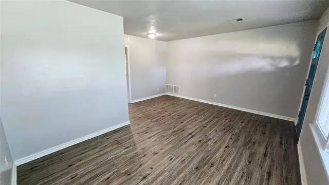 Photo 4 — 2132 Churchill Place, Oklahoma City, OK 73120