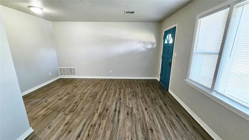 Photo 5 — 2132 Churchill Place, Oklahoma City, OK 73120