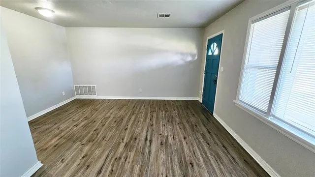 Photo 5 — 2132 Churchill Place, Oklahoma City, OK 73120