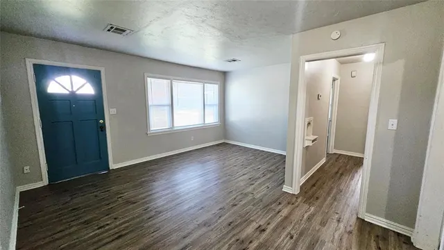 Photo 6 — 2132 Churchill Place, Oklahoma City, OK 73120