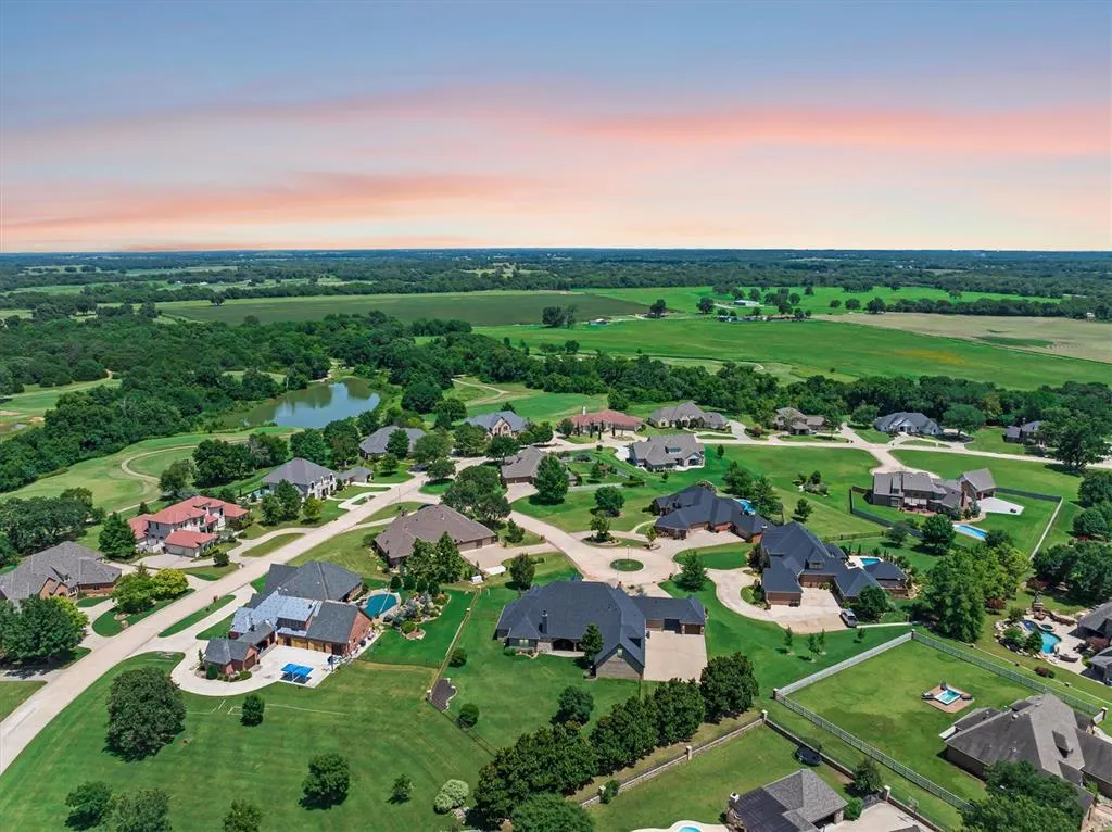 Photo 2 — 1204 Turnberry Circle, Shawnee, OK 74801