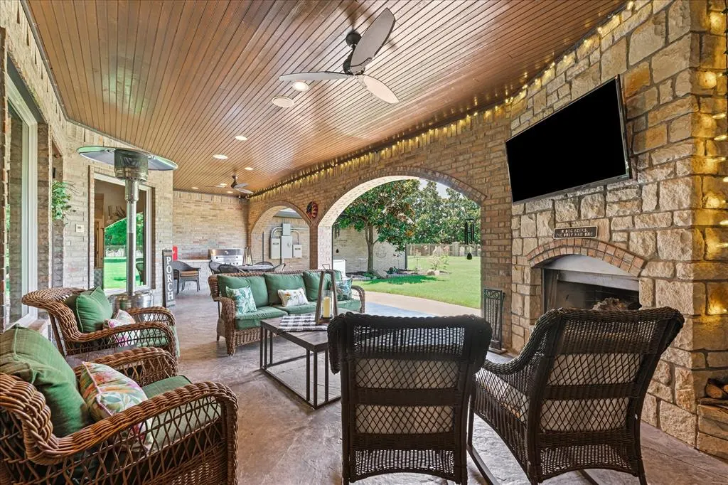 Photo 5 — 1204 Turnberry Circle, Shawnee, OK 74801