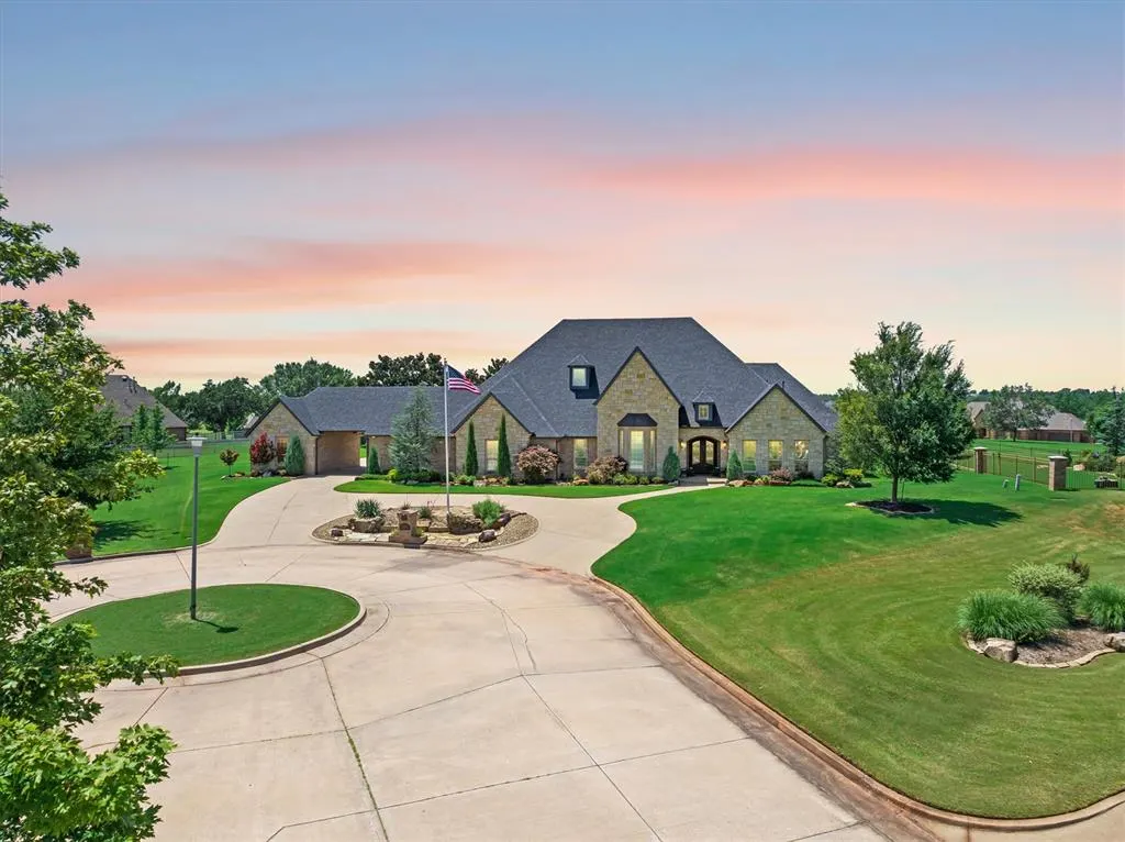 Photo 6 — 1204 Turnberry Circle, Shawnee, OK 74801