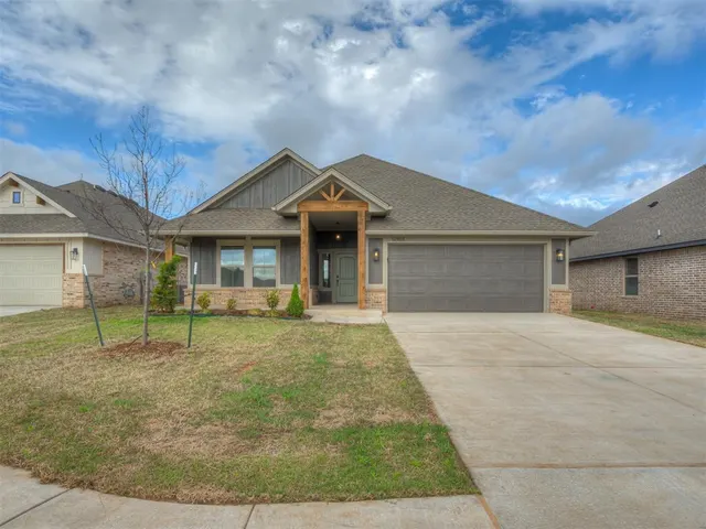Front exterior — 12405 Dolche Vita Drive, Yukon, OK 73099