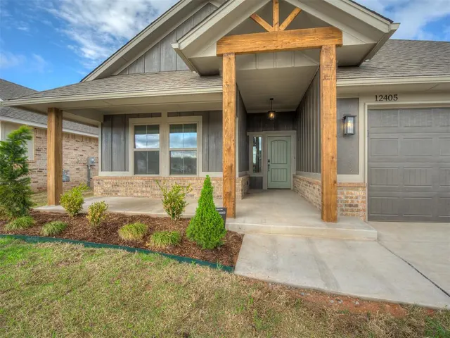 Photo 2 — 12405 Dolche Vita Drive, Yukon, OK 73099