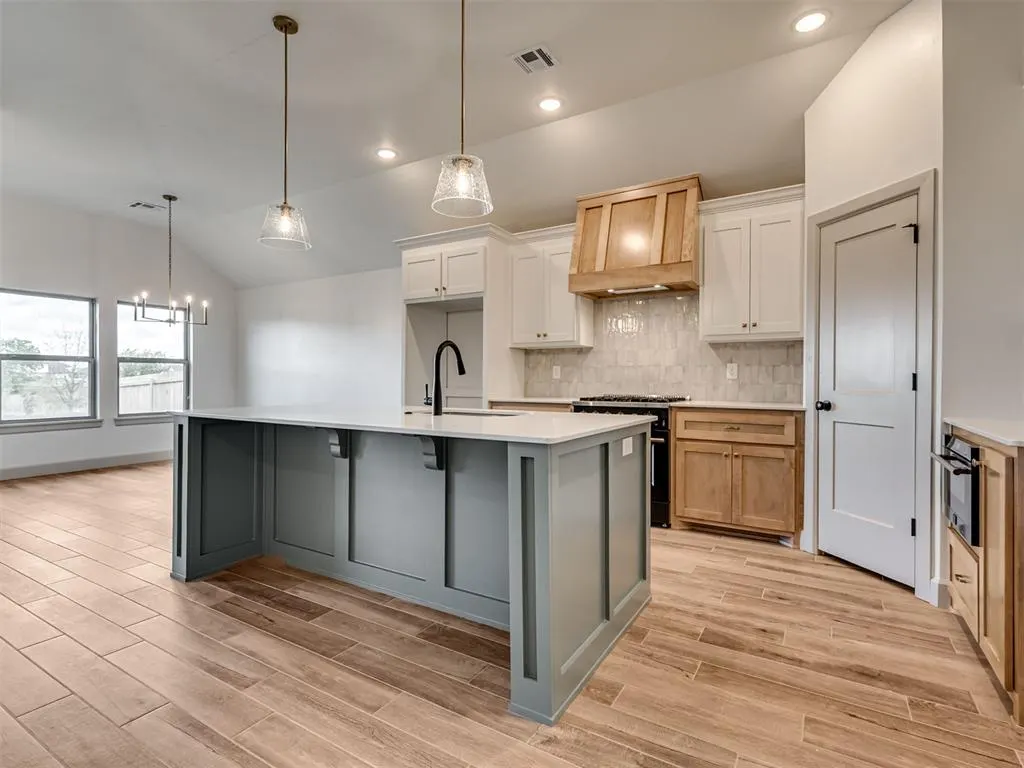 Photo 6 — 12405 Dolche Vita Drive, Yukon, OK 73099