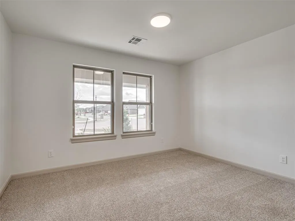 Photo 23 — 12405 Dolche Vita Drive, Yukon, OK 73099