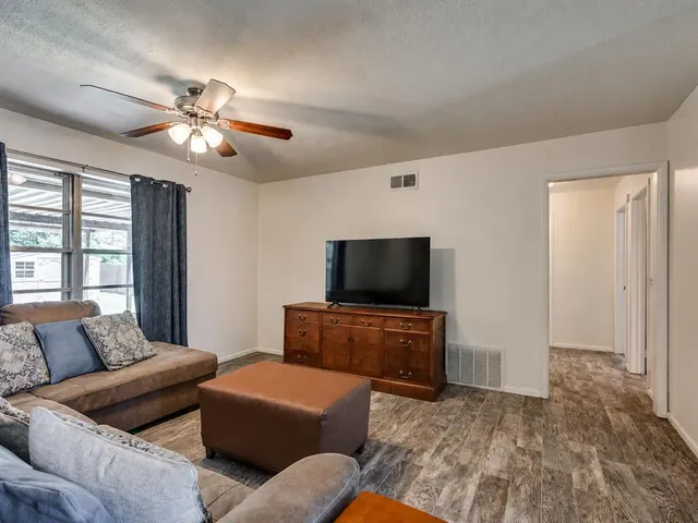 Photo 5 — 1205 SW 55th Street, Oklahoma City, OK 73109