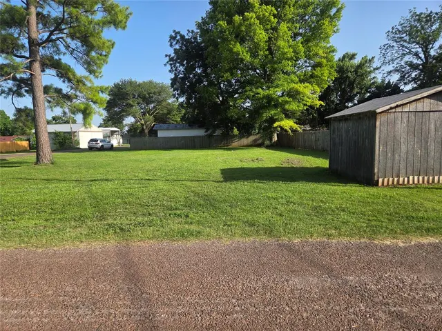 Photo 8 — 702 S East Avenue, Wynnewood, OK 73098