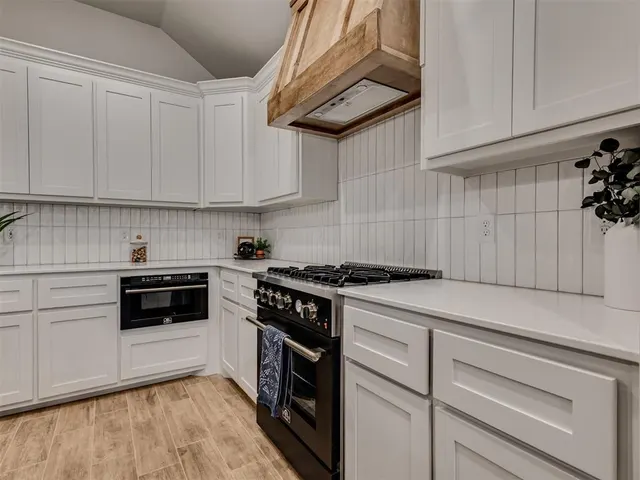 Photo 4 — 12429 Dolche Vita Drive, Yukon, OK 73099