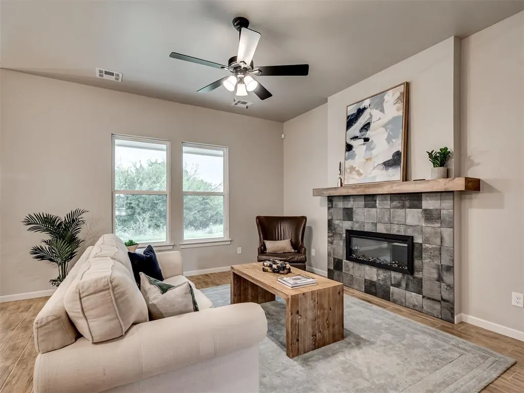 Photo 9 — 12429 Dolche Vita Drive, Yukon, OK 73099