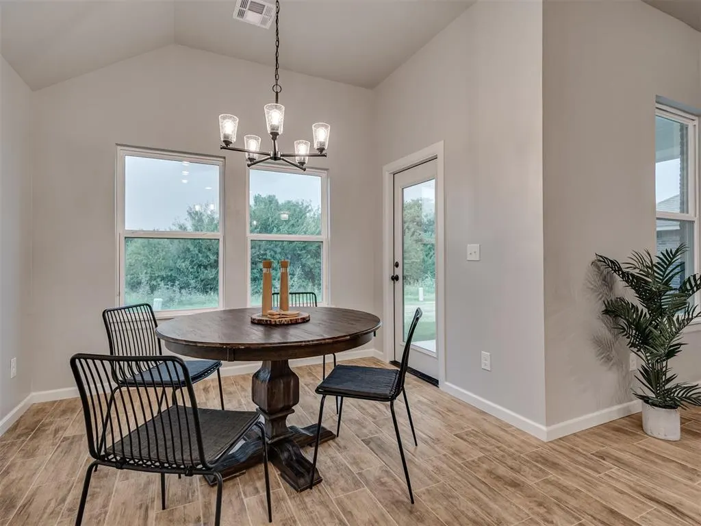 Photo 11 — 12429 Dolche Vita Drive, Yukon, OK 73099