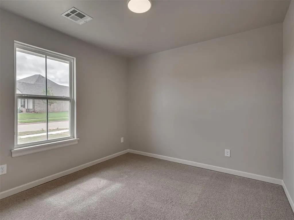 Photo 16 — 12429 Dolche Vita Drive, Yukon, OK 73099