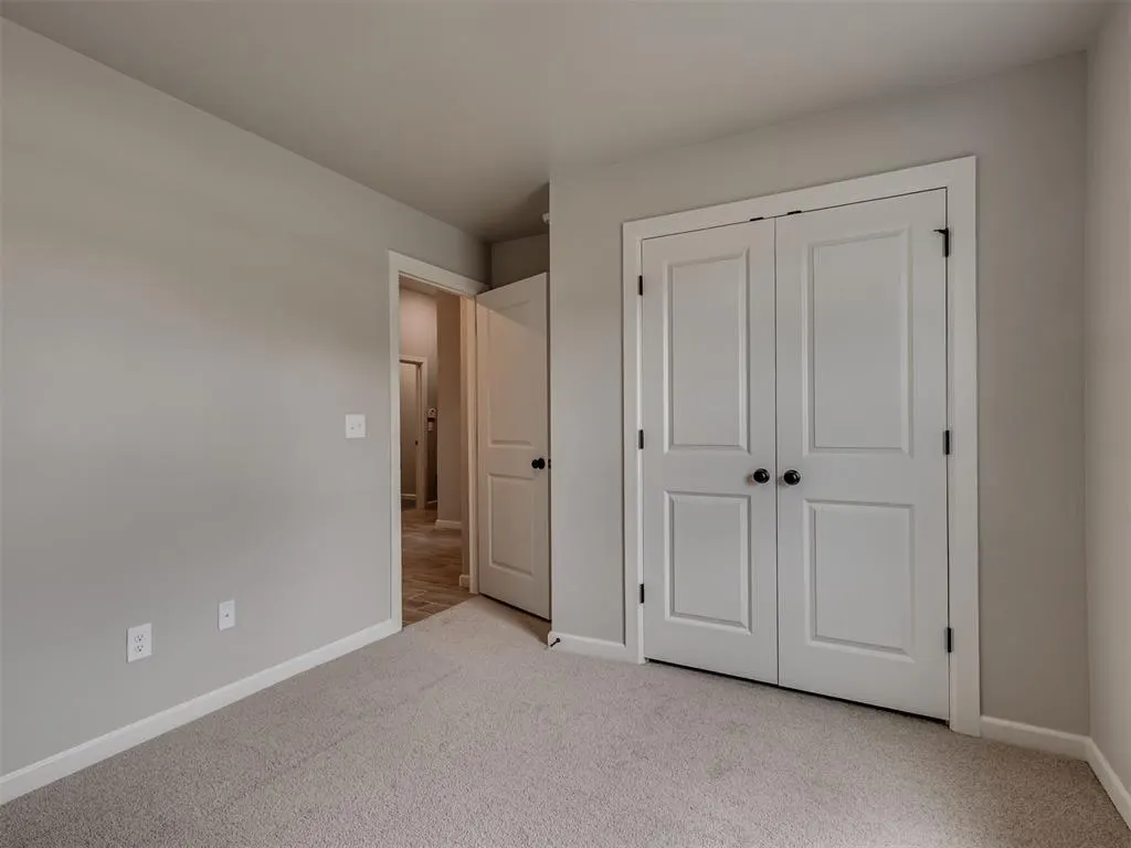 Photo 18 — 12429 Dolche Vita Drive, Yukon, OK 73099