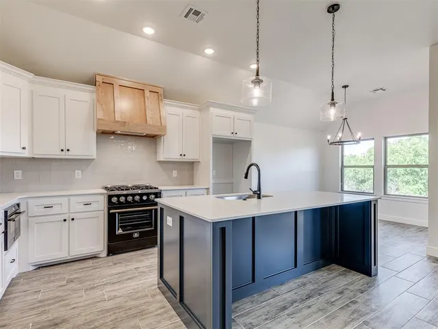 Photo 2 — 12417 Dolche Vita Drive, Yukon, OK 73099