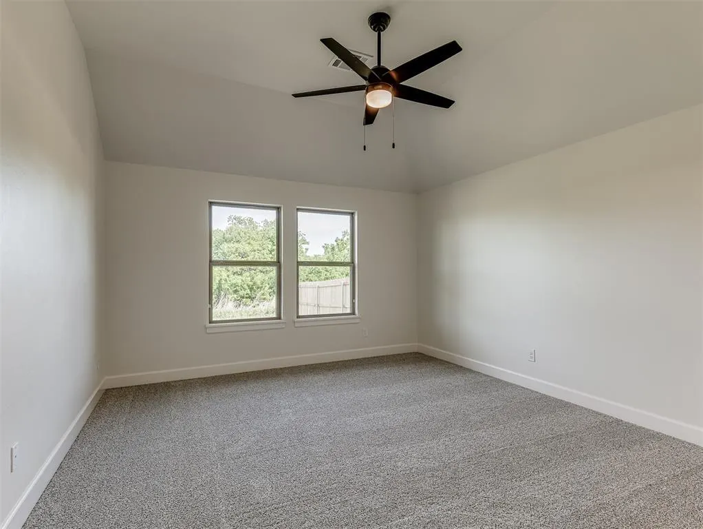 Photo 13 — 12417 Dolche Vita Drive, Yukon, OK 73099