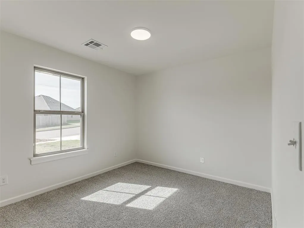 Photo 18 — 12417 Dolche Vita Drive, Yukon, OK 73099