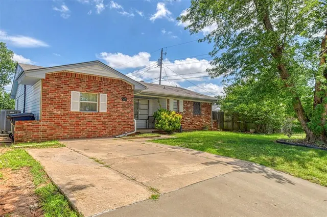 Photo 3 — 5420 S Lee Avenue, Oklahoma City, OK 73109