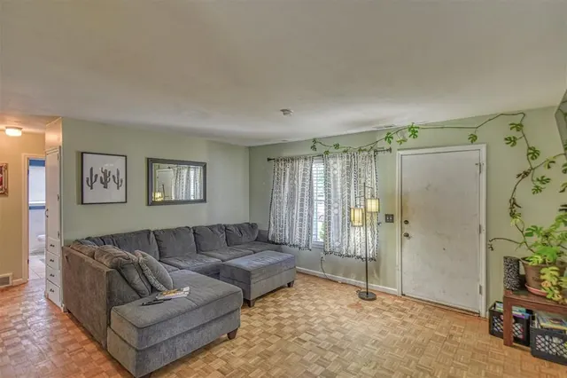Photo 5 — 5420 S Lee Avenue, Oklahoma City, OK 73109