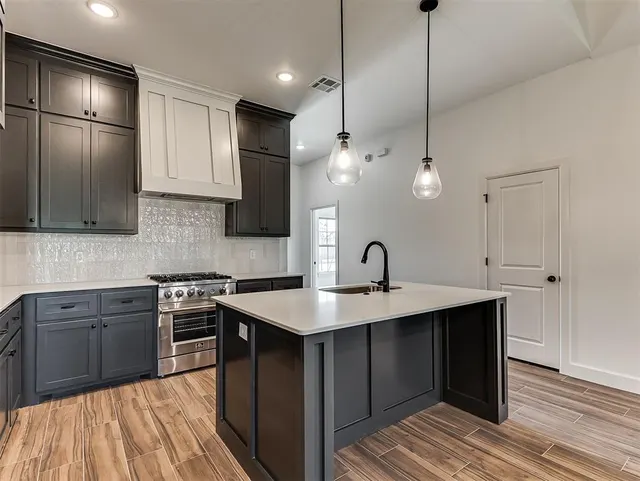 Photo 3 — 12425 Dolche Vita Drive, Yukon, OK 73099