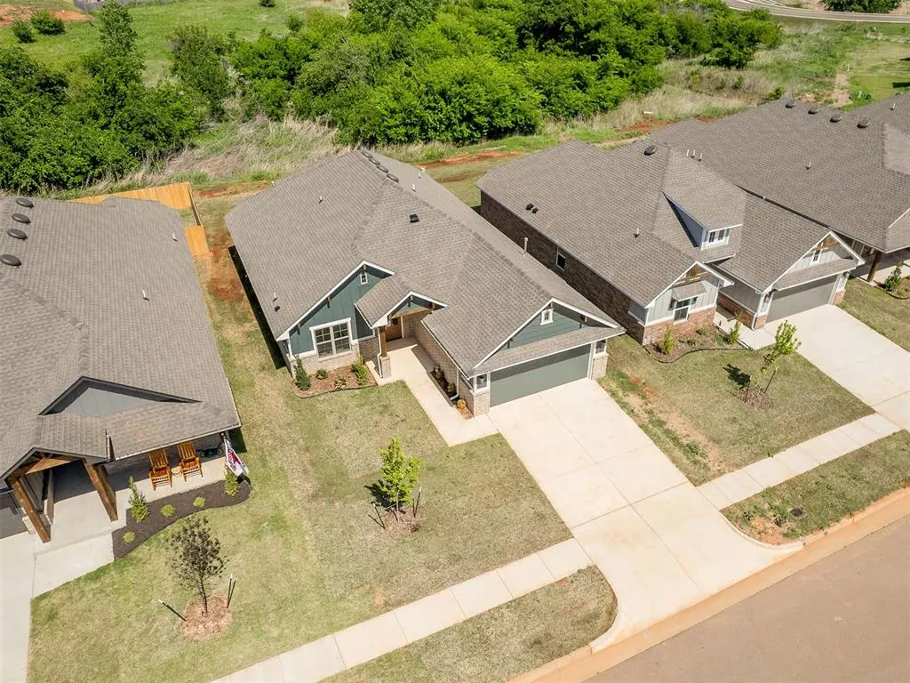 Photo 37 — 12425 Dolche Vita Drive, Yukon, OK 73099