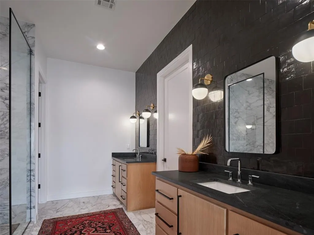 Photo 33 — 141 NE 14th Street, Oklahoma City, OK 73104