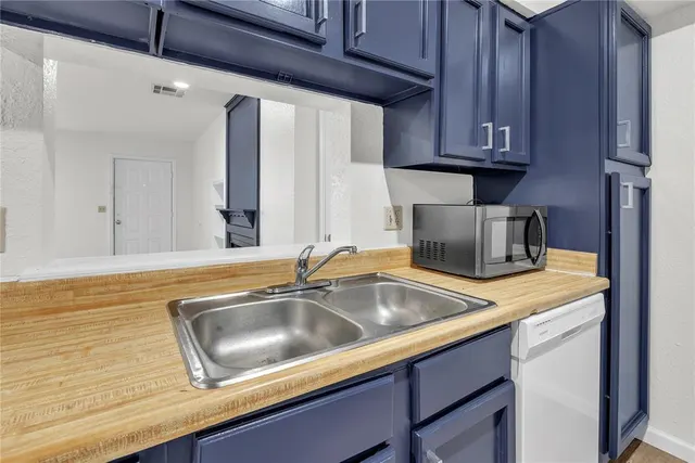 Photo 3 — 11425 Springhollow Road 1602, Oklahoma City, OK 73120