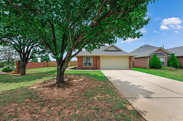 Front exterior — 1100 NW 138th Street, Edmond, OK 73013