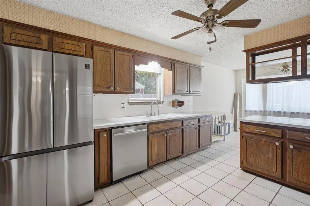 Photo 8 — 1018 W Windsor Way, Mustang, OK 73064