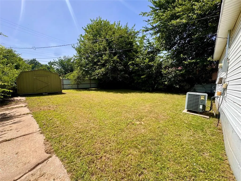 Photo 21 — 107 N Highland Street, Seminole, OK 74868