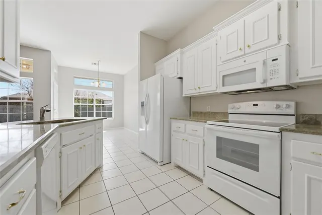 Photo 5 — 1824 Fairmont Lane, Edmond, OK 73013