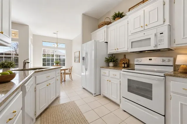 Photo 6 — 1824 Fairmont Lane, Edmond, OK 73013