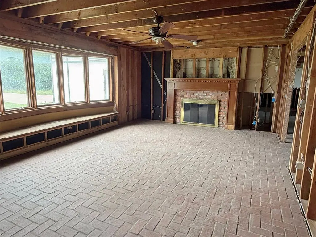 Photo 2 — 5885 S Canadian Road, Hinton, OK 73047