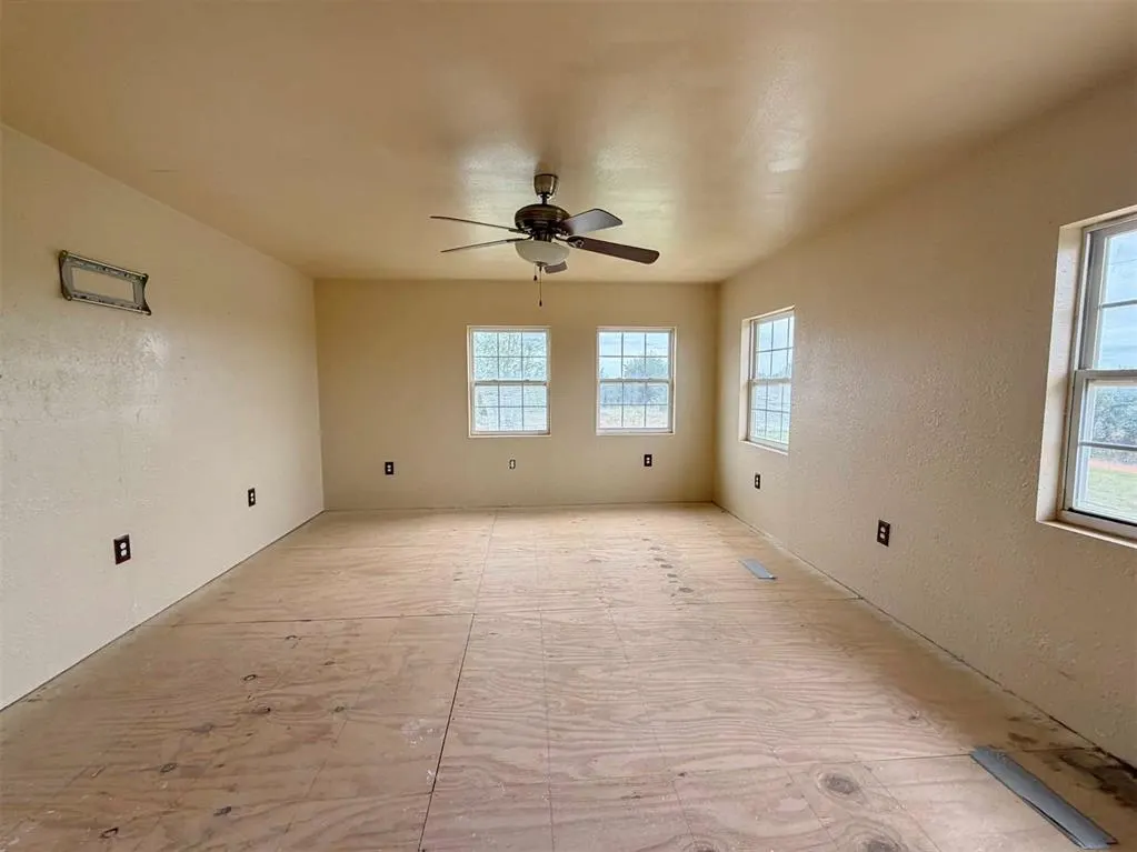Photo 7 — 5885 S Canadian Road, Hinton, OK 73047