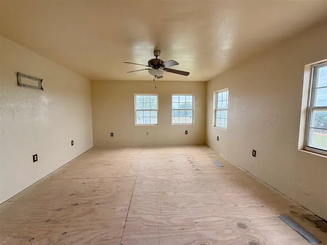 Photo 7 — 5885 S Canadian Road, Hinton, OK 73047