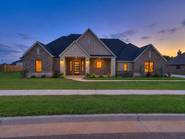 Photo 3 — 4604 SE 37th Street, Moore, OK 73160