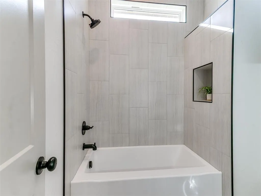 Photo 21 — 4604 SE 37th Street, Moore, OK 73160