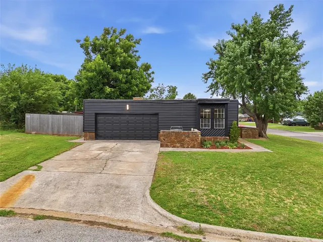 Photo 7 — 2904 Robin Road, Midwest City, OK 73110
