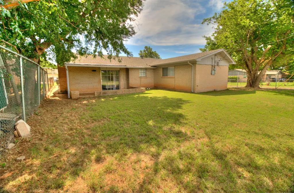 Photo 41 — 10501 N McKinley Avenue, Oklahoma City, OK 73114