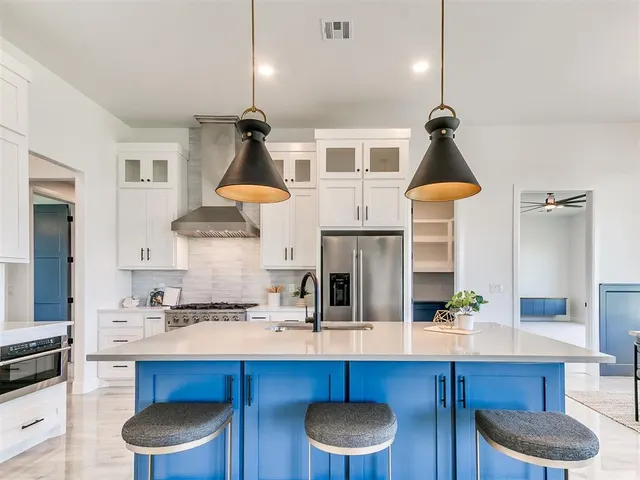Photo 8 — 4704 SE 37th Street, Moore, OK 73160