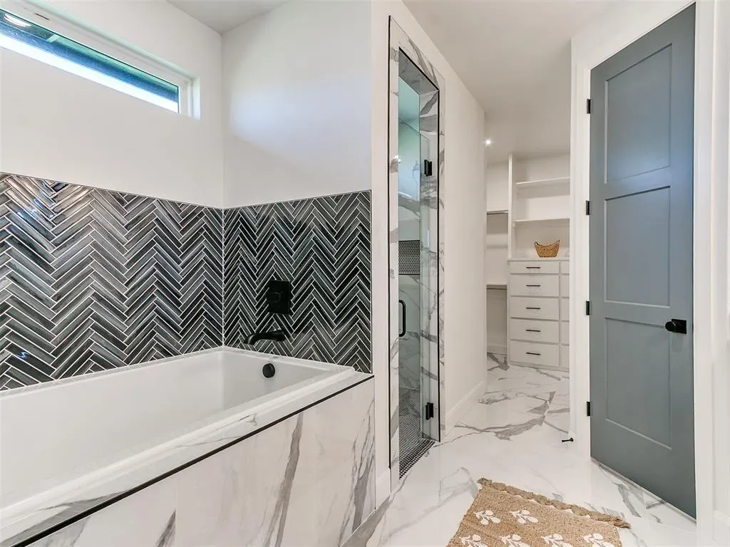 Photo 39 — 4704 SE 37th Street, Moore, OK 73160
