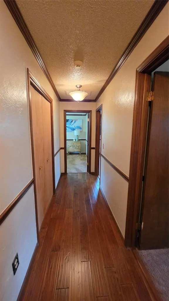 Photo 5 — 340 NE 60th Street, Oklahoma City, OK 73105