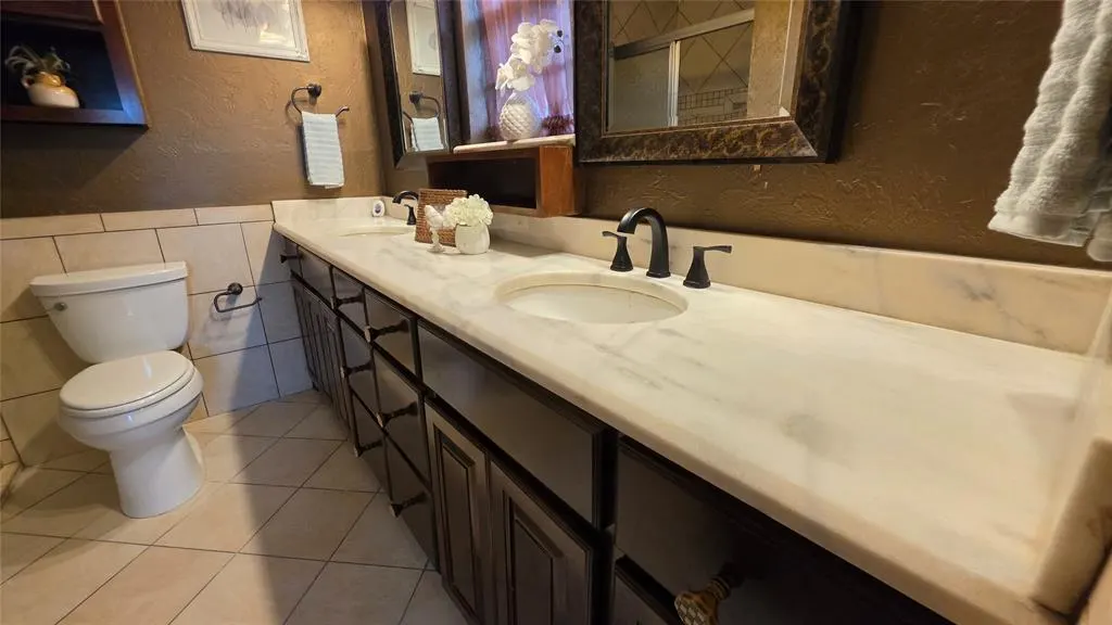 Photo 9 — 340 NE 60th Street, Oklahoma City, OK 73105