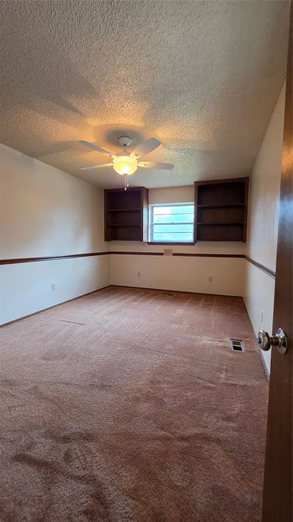 Photo 16 — 340 NE 60th Street, Oklahoma City, OK 73105