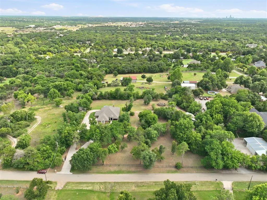Photo 4 — 3318 E 44th Street, Edmond, OK 73013