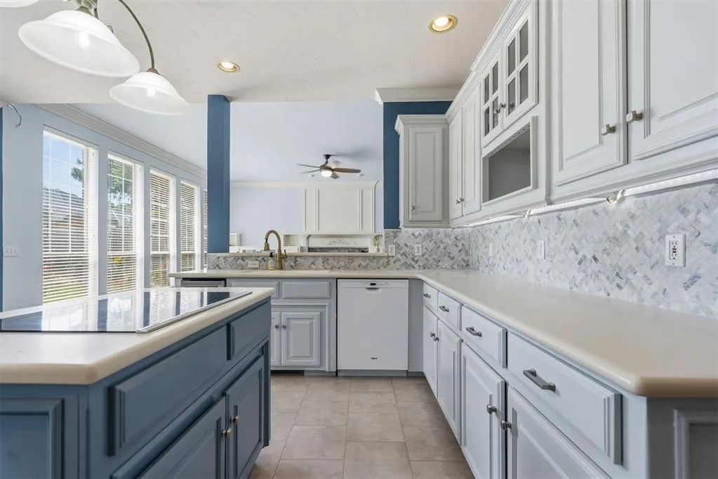 Photo 13 — 617 W Riverwalk Court, Norman, OK 73072