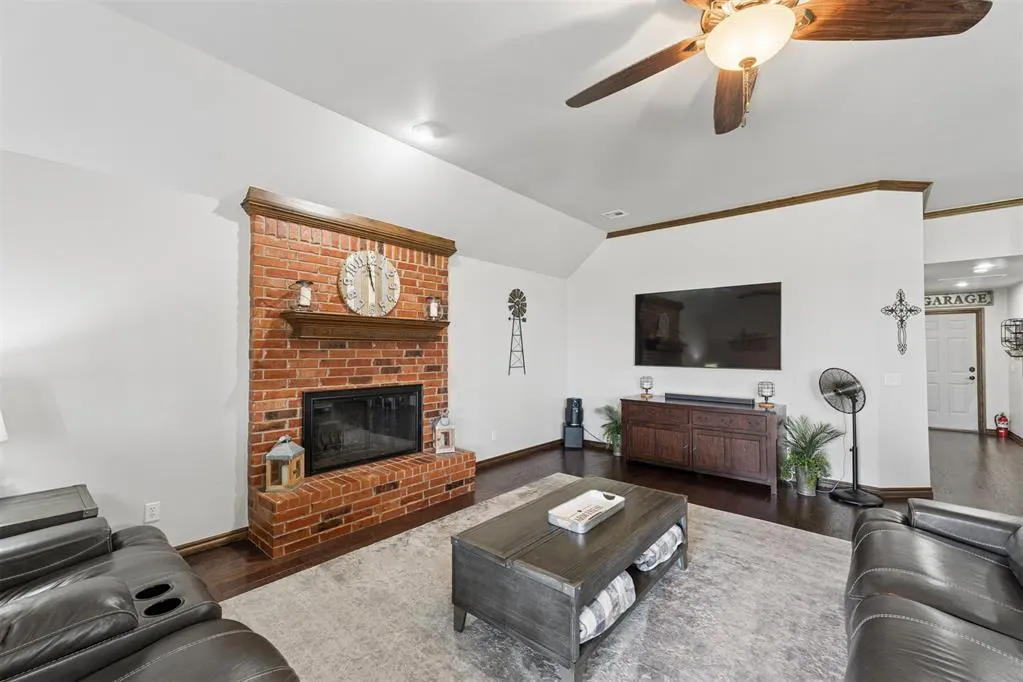 Photo 5 — 4529 Hillcrest Lane, Edmond, OK 73025