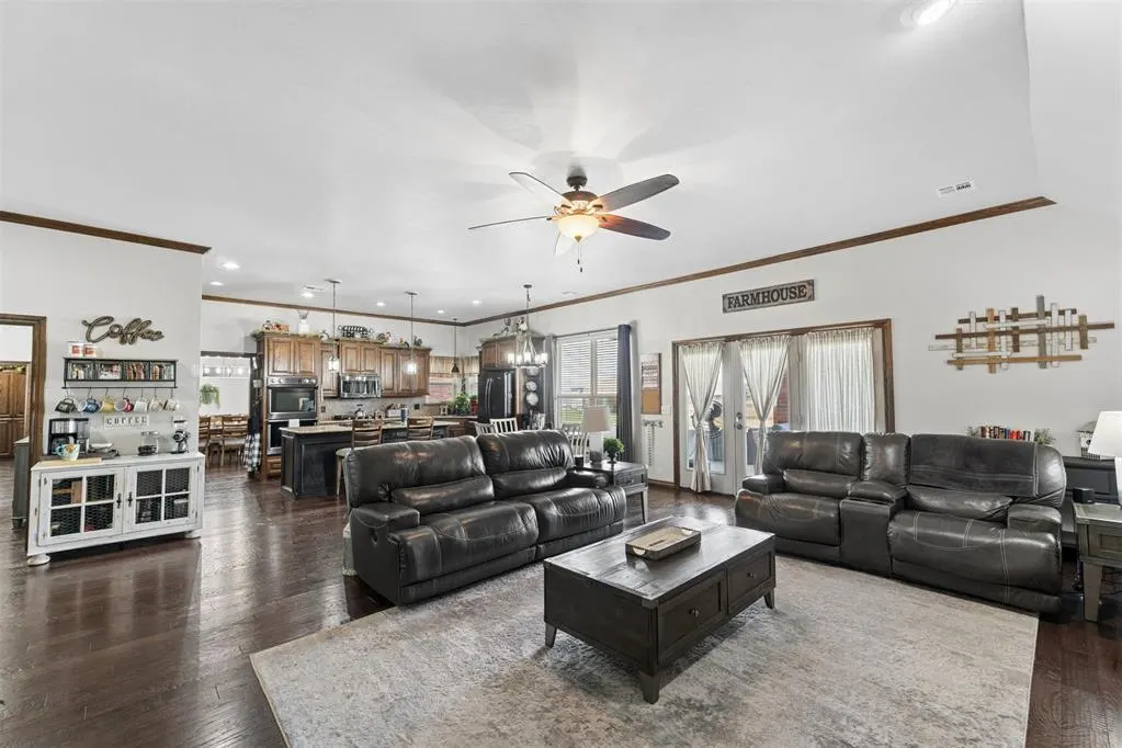 Photo 8 — 4529 Hillcrest Lane, Edmond, OK 73025
